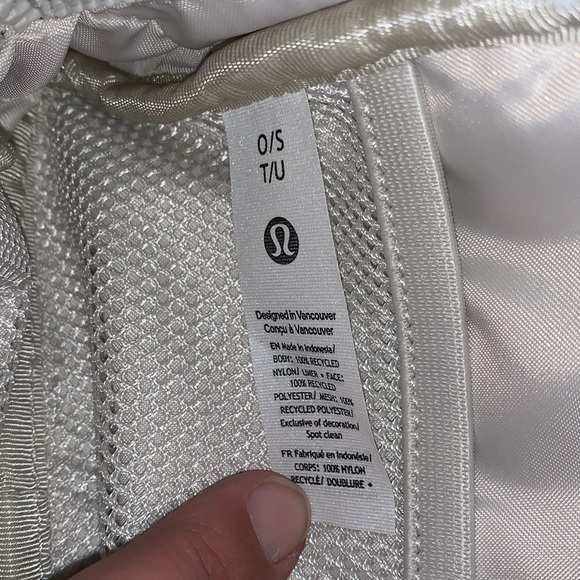 NWT- Lululemon- Everywhere Belt Bag W/ Wordmark Strap- Cream/Beige/Off White - Picture 13 of 16
